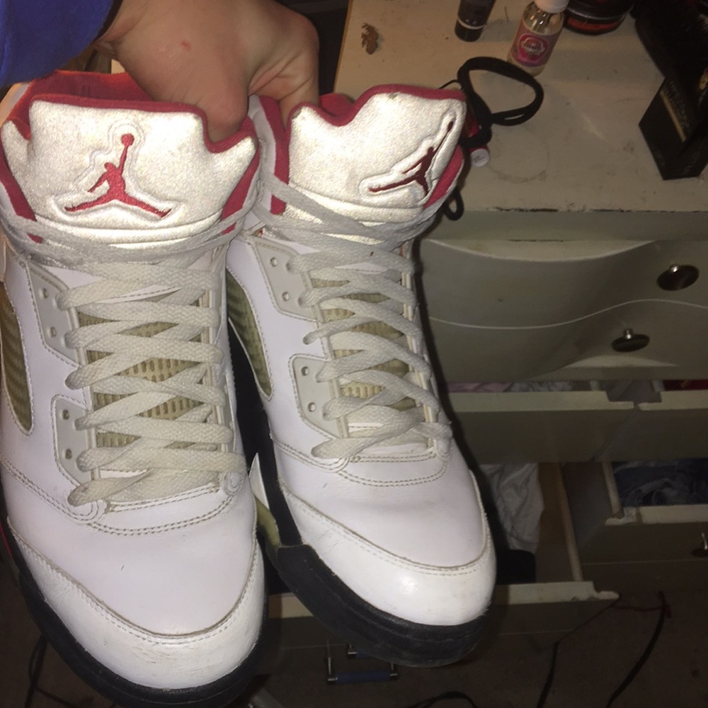 Air Jordan fire red 5s